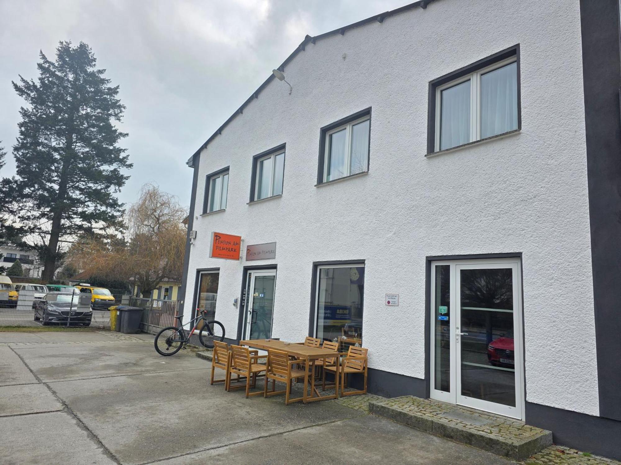 Am Filmpark Gasthof 3*